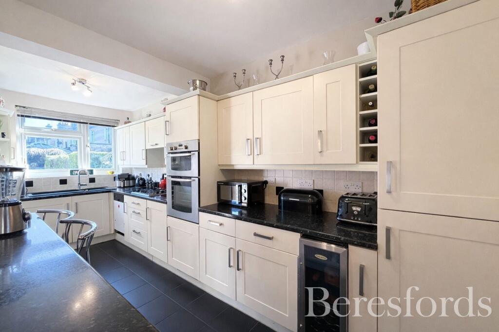 House in Rainham - View 4