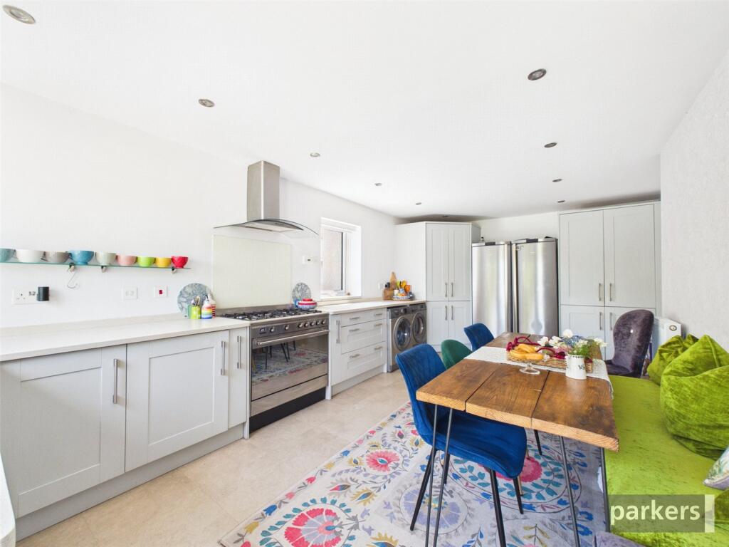 Wokingham Road, Hurst, Reading, Berkshire, RG10 - View 2