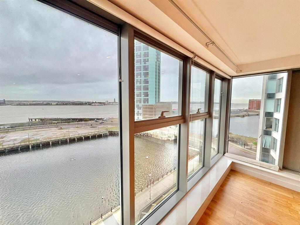 Apartment in Liverpool - More