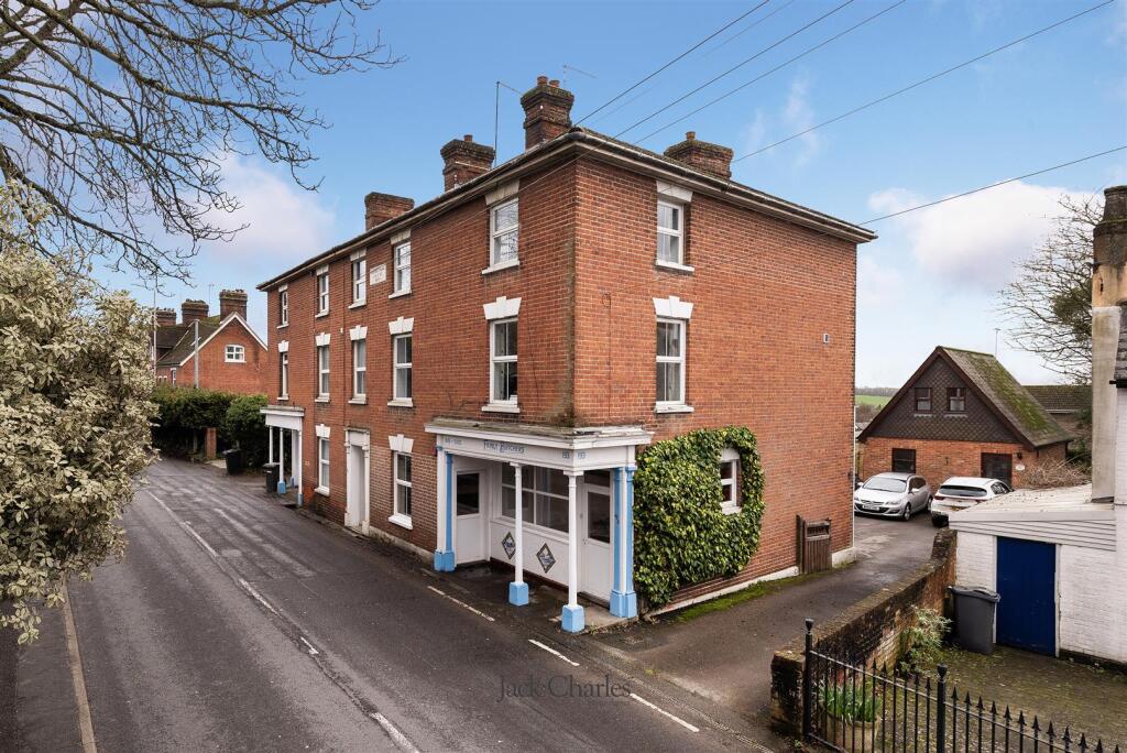 Main image of property: Tonbridge Road, Wateringbury, Maidstone