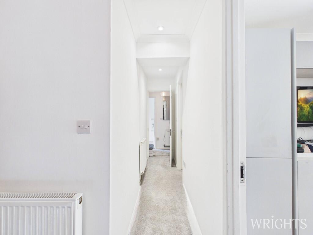 House in Welwyn Hatfield, Hall Grove - View 3