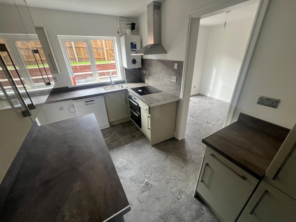 House in Newport, Pontnewydd - View 5