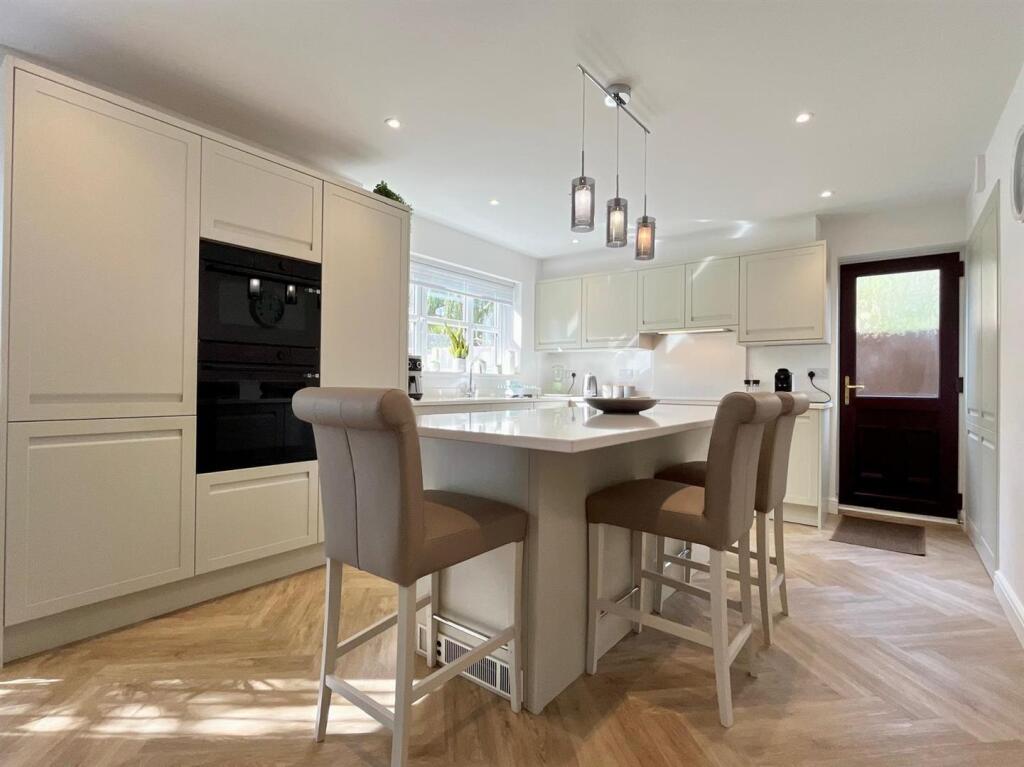 The Willows, Walmley, Sutton Coldfield photo 5