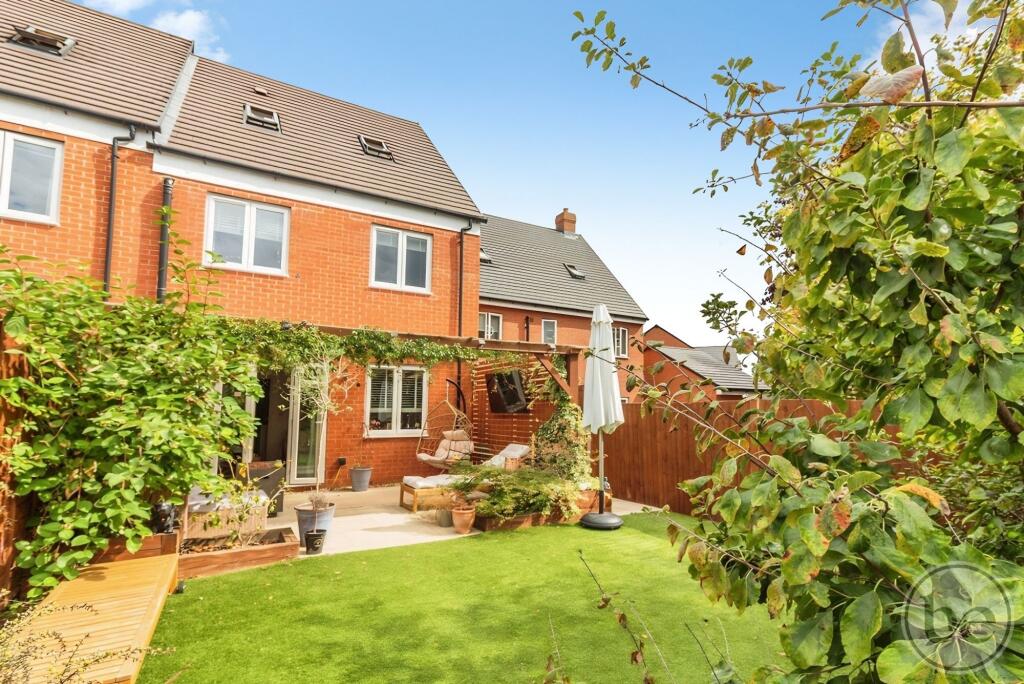 House in Three Mile Cross, Shinfield - View 3