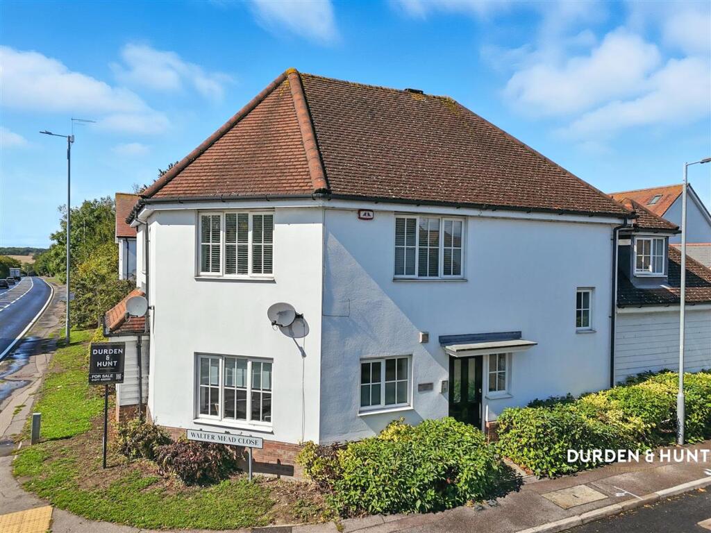 2-bed flat on Walter Mead Close, Ongar, CM5, £350,000