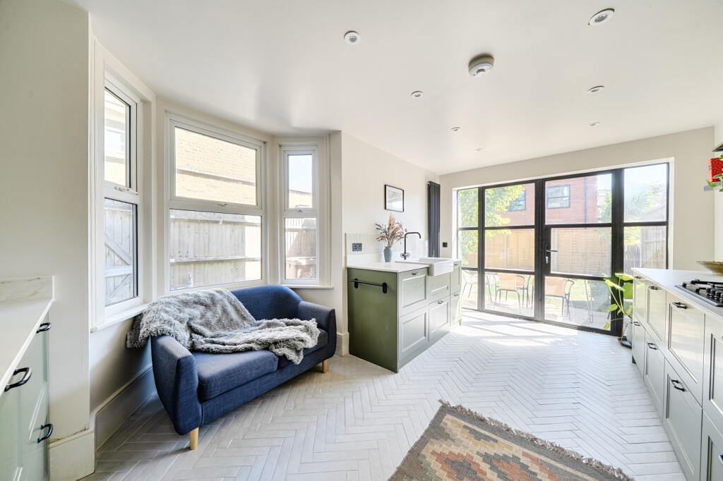 House in London, Bell Green, Perry Vale - View 5