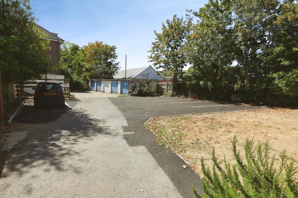 Apartment in Southampton - View 2