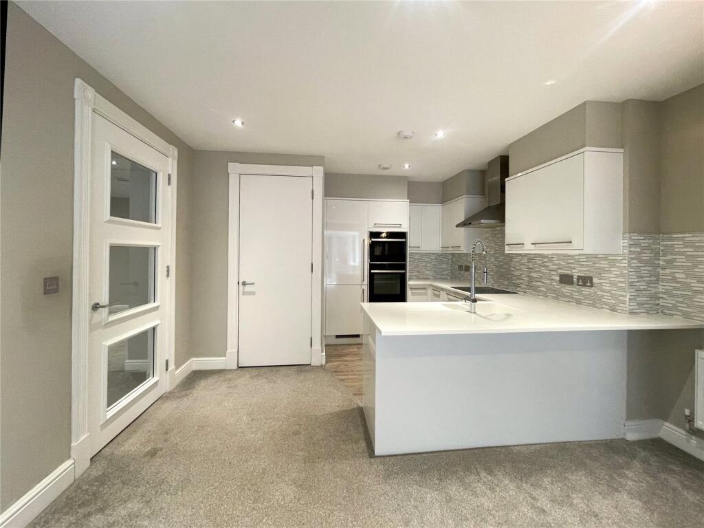 Stratton Place, Stratton, Cirencester, Gloucestershire, GL7 - View 5