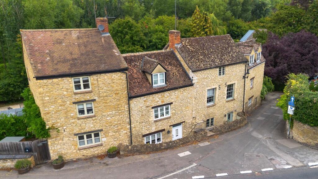 Main image of property: Oxford Street, Woodstock, OX20