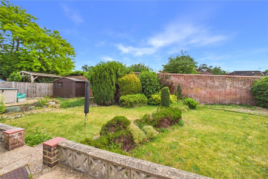 Kirkwood Crescent, Burghfield Common, Reading, Berkshire, RG7 - View 2