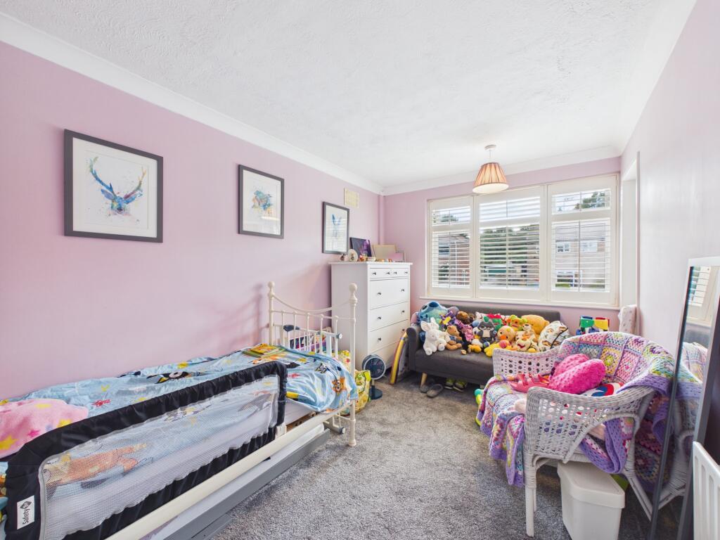 House in Horsham, West Sussex - More