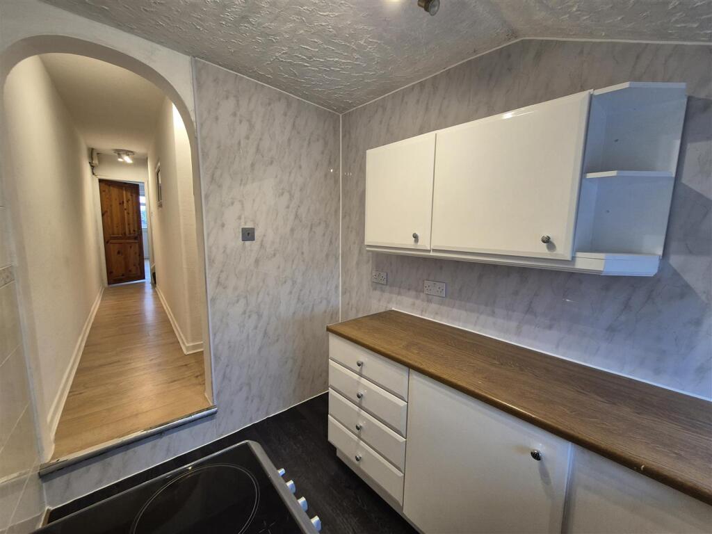 Apartment in Tameside, Greater Manchester - View 4