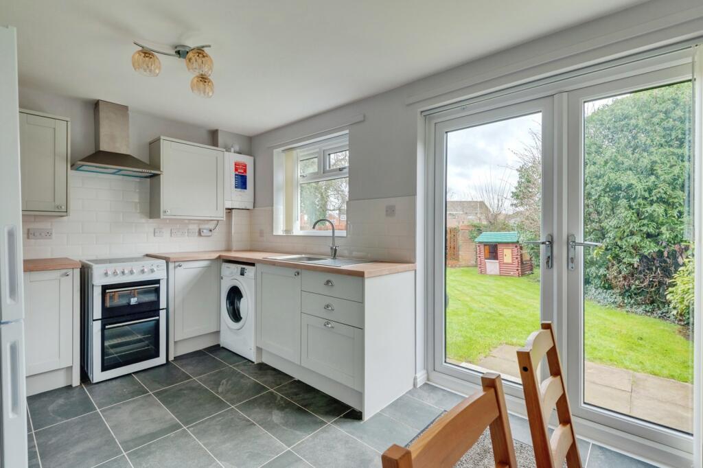Iris Close, Widnes, Cheshire, WA8 photo 4