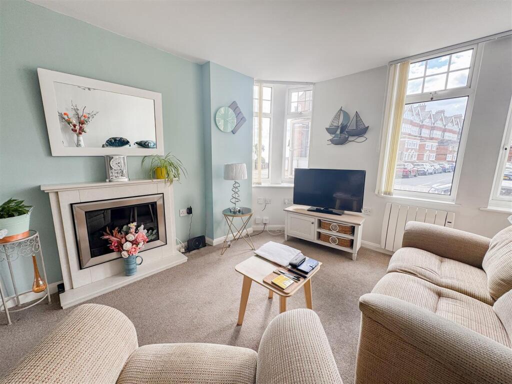 Apartment in Rother, Central, Bexhill-on-Sea - View 2