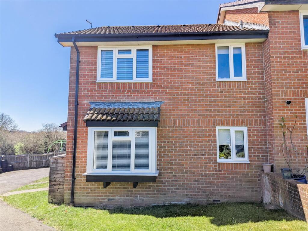 Main image of property: Barnett Way, Uckfield, TN22 1XH
