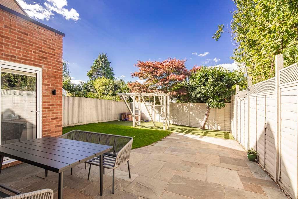 48 West Chiltern, Woodcote photo 2