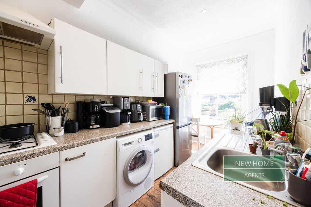 Apartment in Cheltenham, Ewens Farm, Fairview - View 4