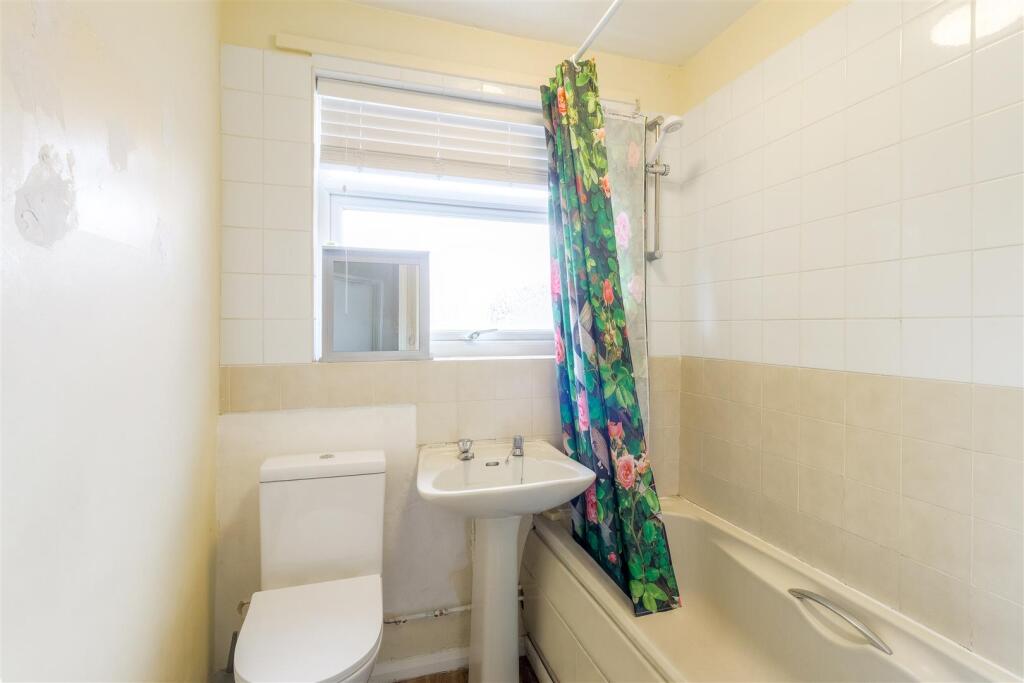 House in Wellingborough, Wendel View - More