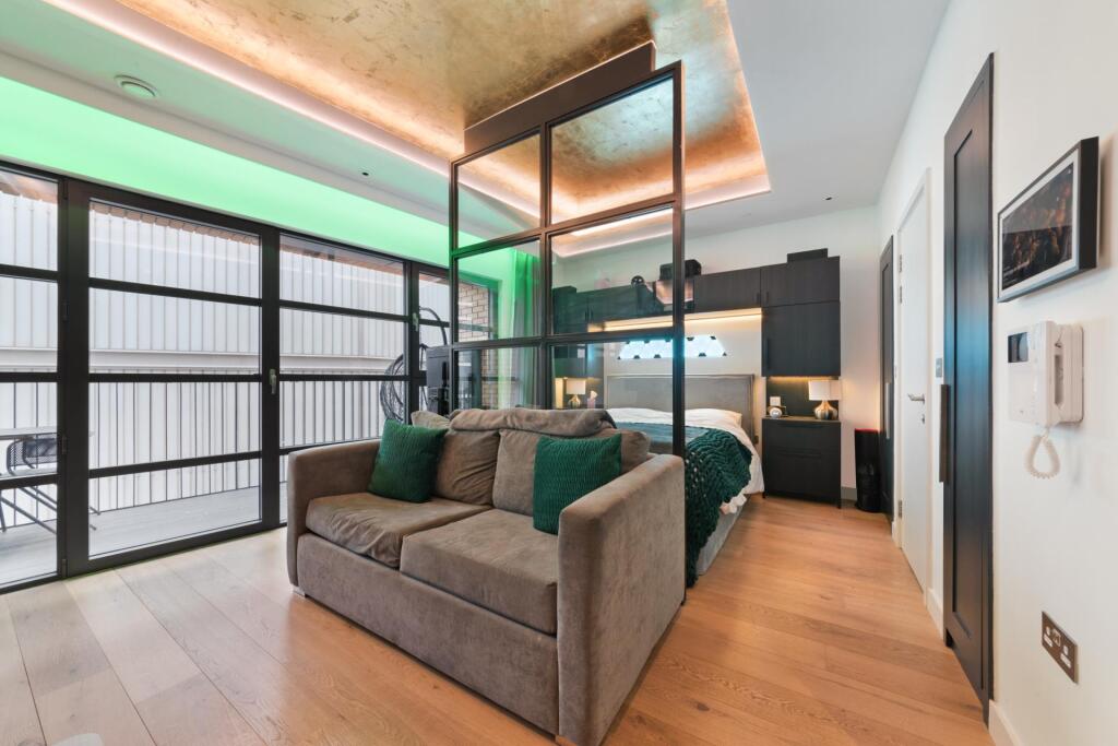 Apartment in London, London City Island, Blackwall - More