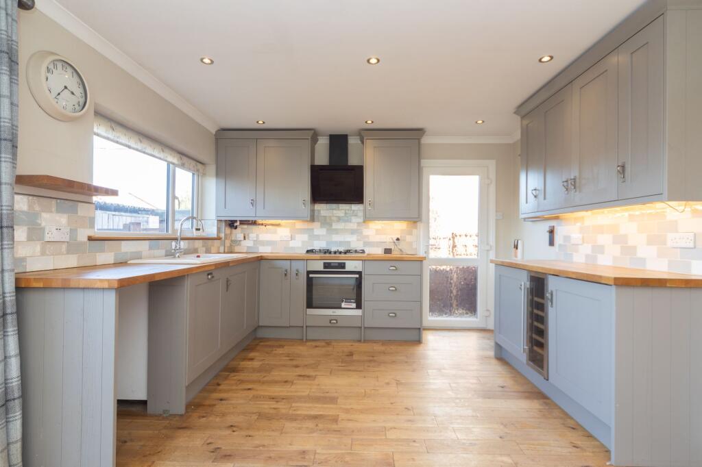 Balmoral Avenue, Shepshed, LE12 photo 2