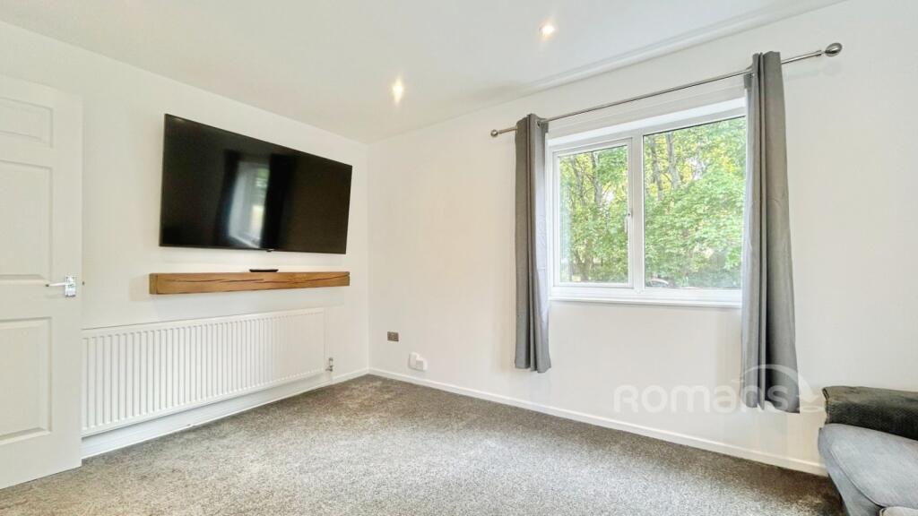 Apartment in Basingstoke and Deane, Brighton Hill - View 3