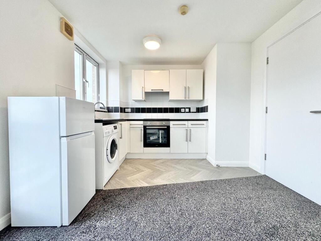 Main image of property: London Road, Mitcham, CR4