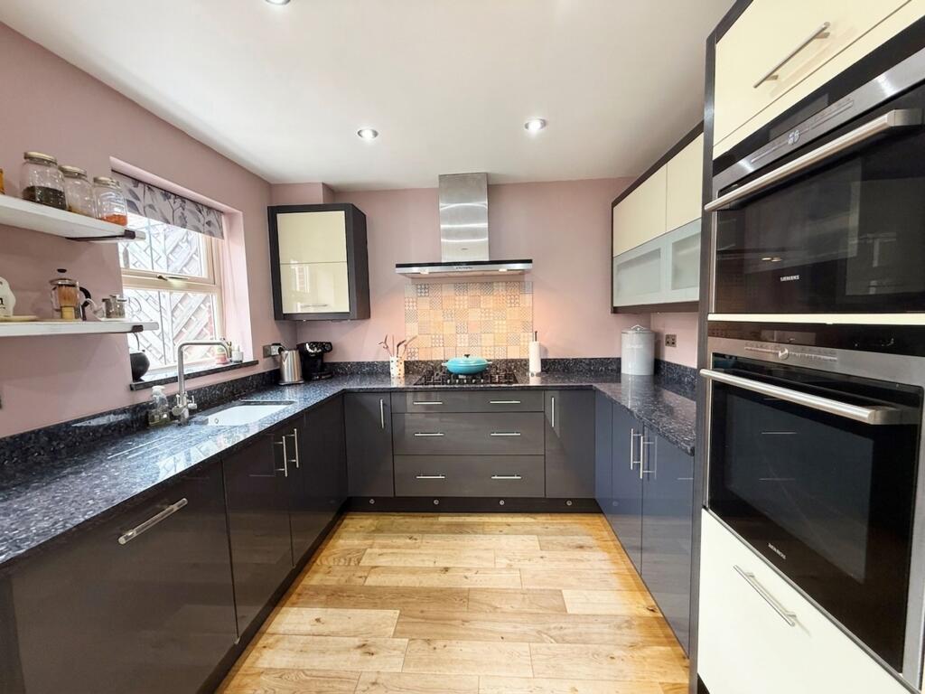 House in Rotherham, Bramley - View 3