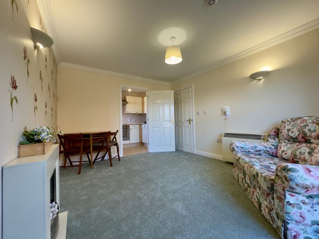 Apartment in Leicester - View 3