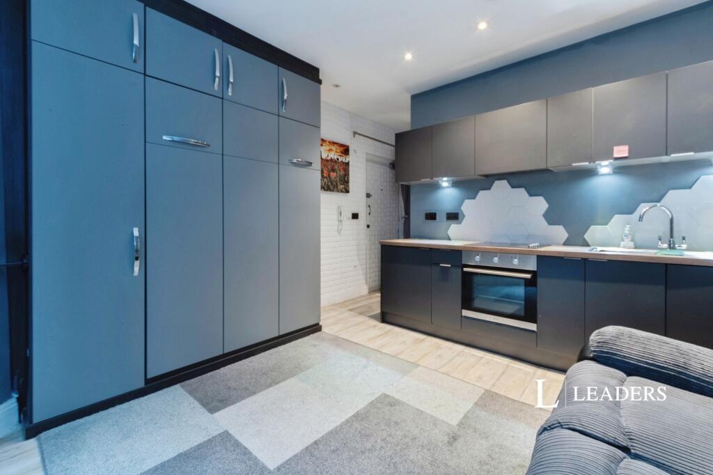 Apartment in Bournemouth - View 2