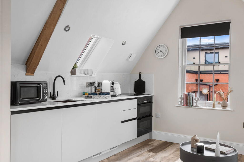 The Loft, Apartment 12, Vinegar House, Foregate Street, Worcester.  WR1 1DJ photo 4