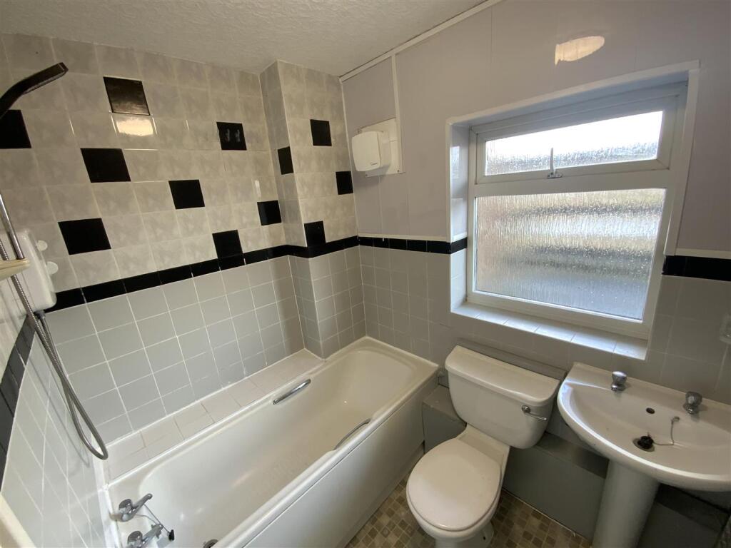 Additional image 4 of Warwick Road, Acocks Green