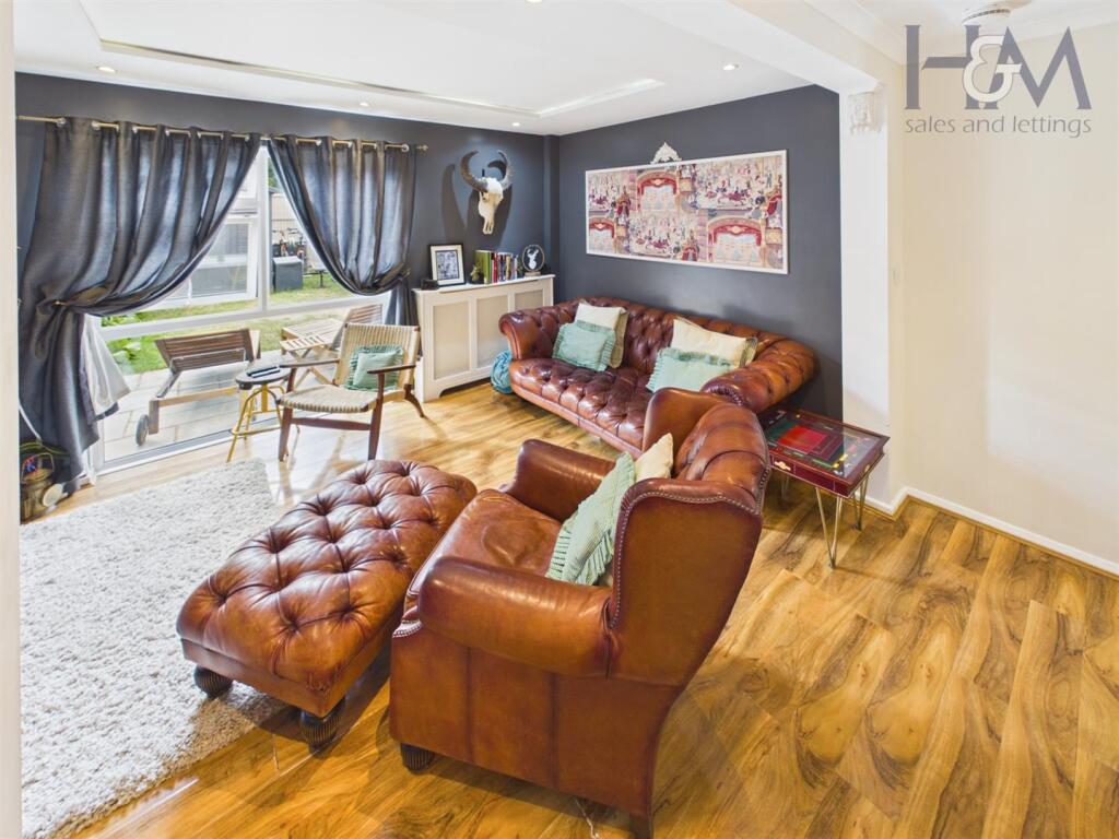 Hopton Road, Stevenage, Hertfordshire, SG1 2LG. photo 4