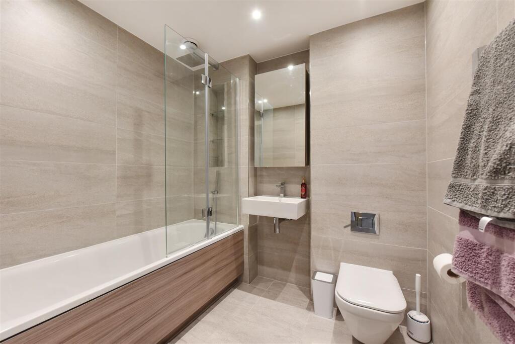 House in London - View 4