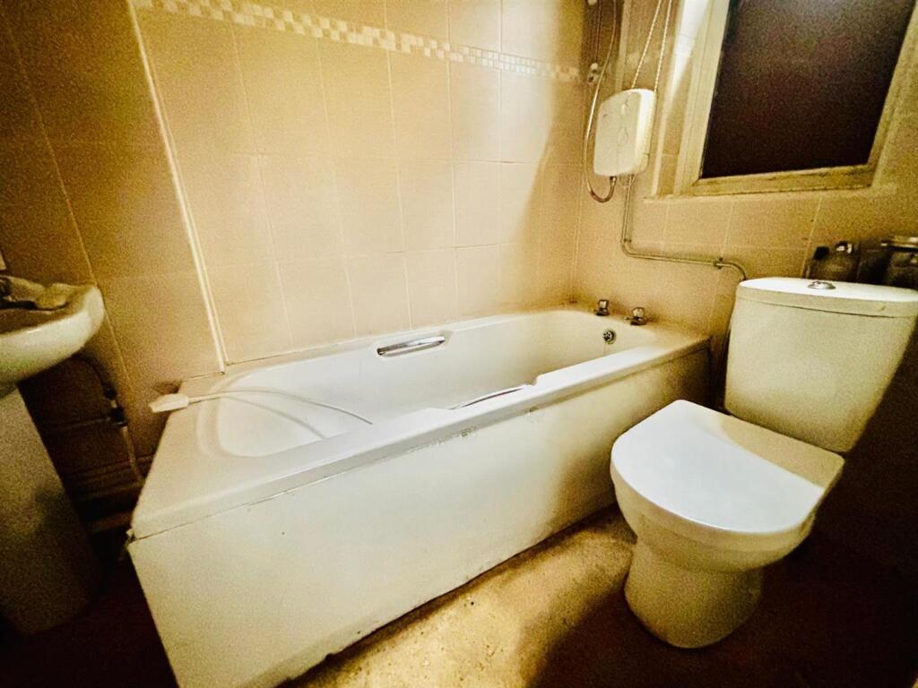 Apartment in Leeds - View 5