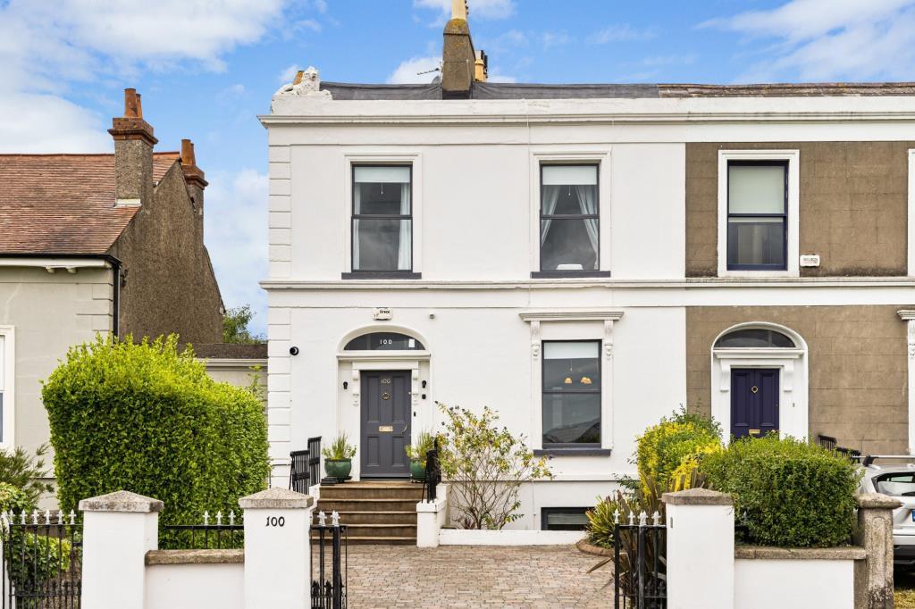 Main image of property: 100 Strand Road, Sandymount, Dublin 4, D04 VY52