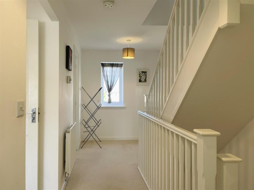 6 bedroom town house for rent