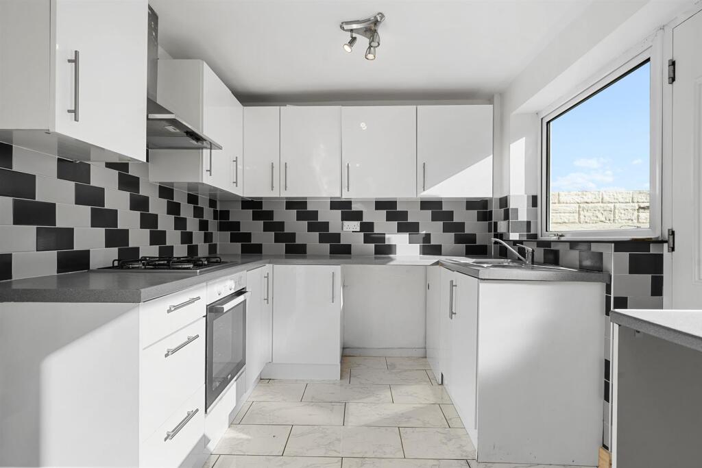 Sheila Walk, Fazakerley, Liverpool photo 3