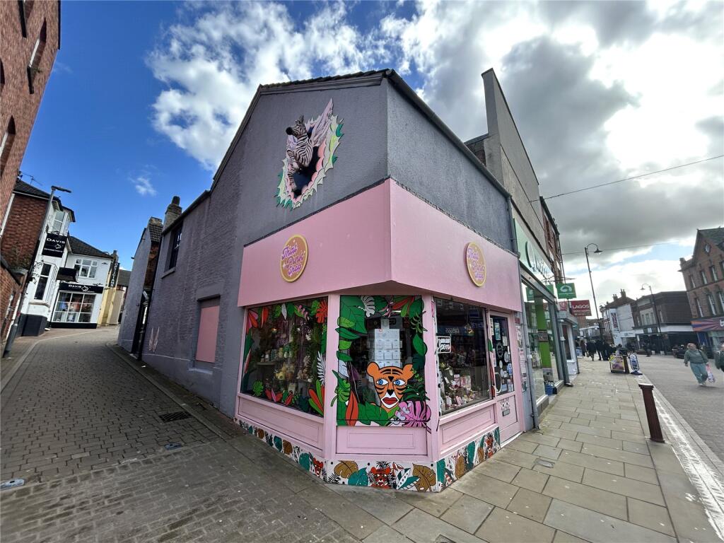 Main image of property: High Street, Kettering, Northamptonshire, NN16