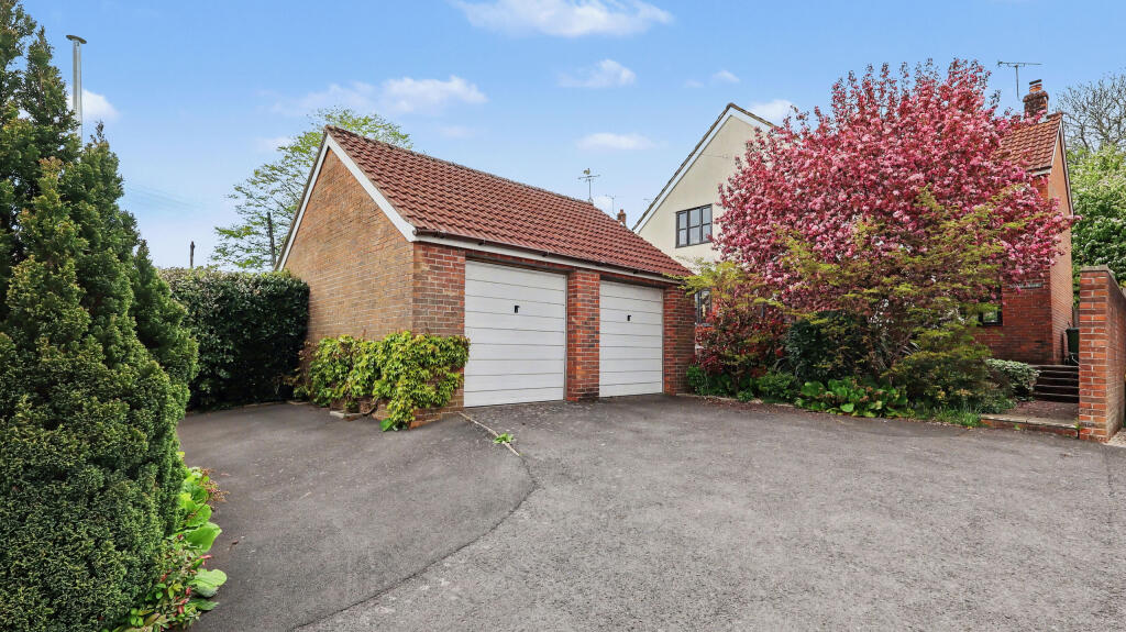 Main image of property: Meadowbank, Glastonbury
