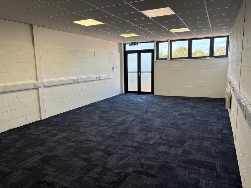 D7 office/studio available