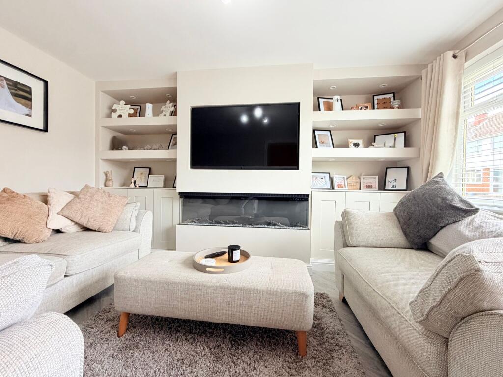 House in Nuneaton and Bedworth, Warwickshire - View 3