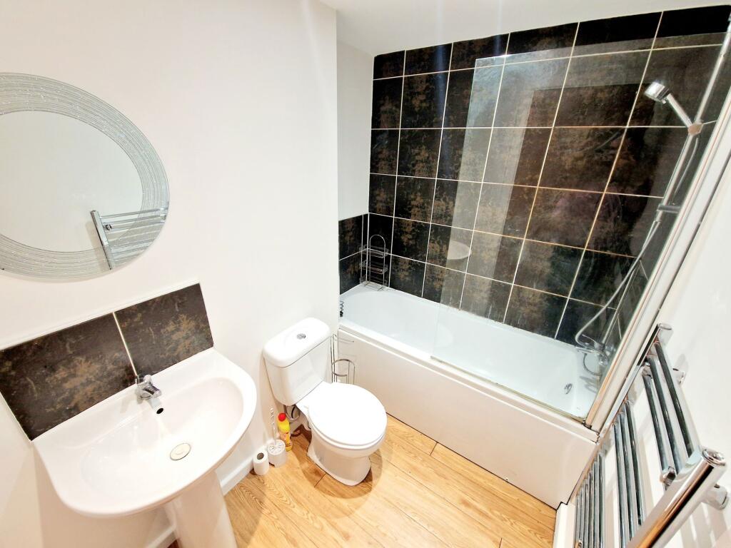 Apartment in Warrington - More