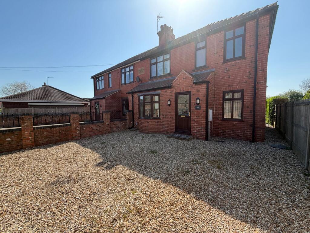Main image of property: Summit View Villas, Main Street, DN22