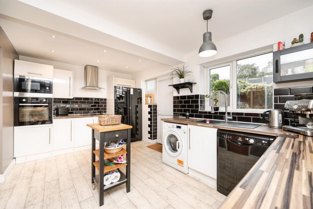 House in Dudley - View 4
