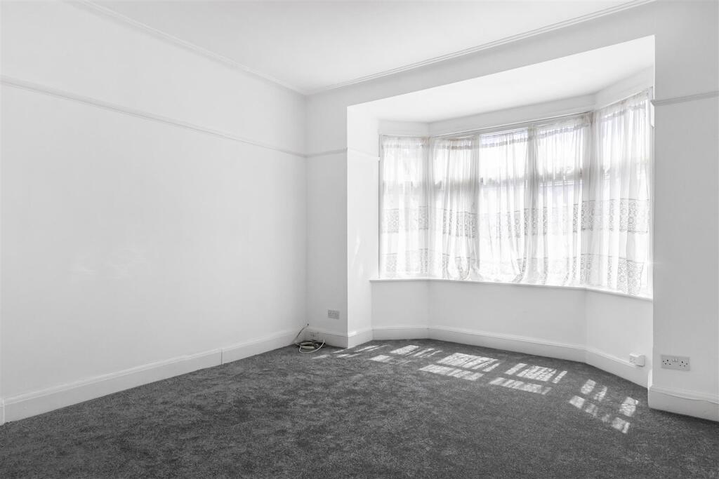 House in Enfield - View 3