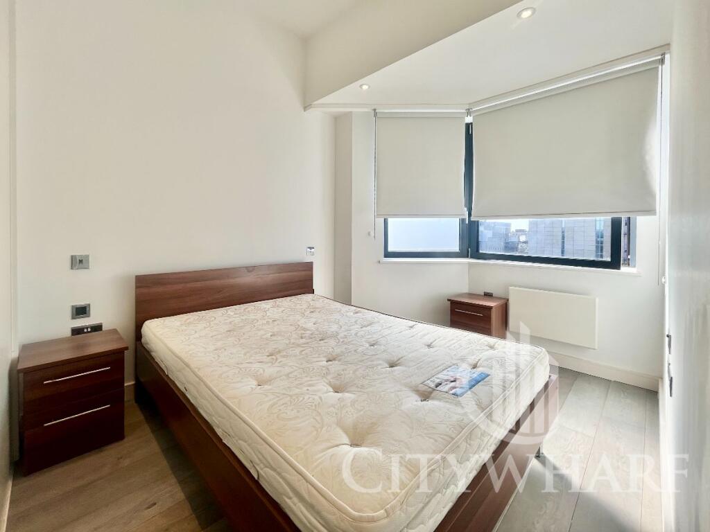 Apartment in Slough - View 5
