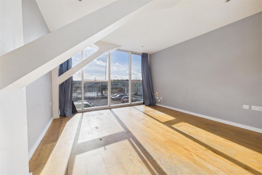 Apartment in Bristol, Bedminster - View 2