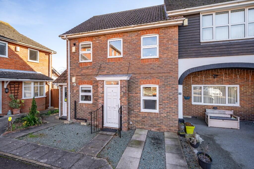 Main image of property: Wallace Mews, Eaton Bray, LU6 2AZ