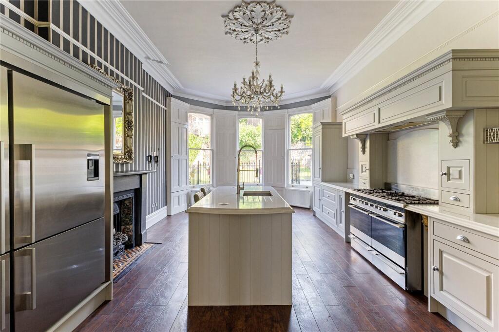 House in Bristol, Clifton - View 2