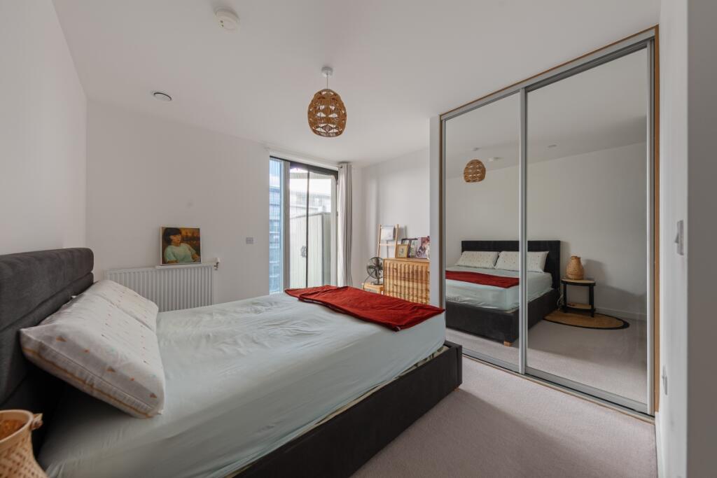 Apartment in London - View 5